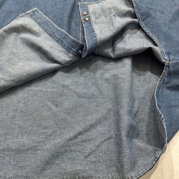 Vintage Holiday Embroidered Patch Denim Chambray Oversized Button Shirt Bear XL - Picture 7 of 7